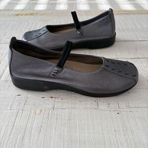 Arcopedico Shawna Mary Jane Flats EU size 41 US size 10 Pewter Leather Comfort